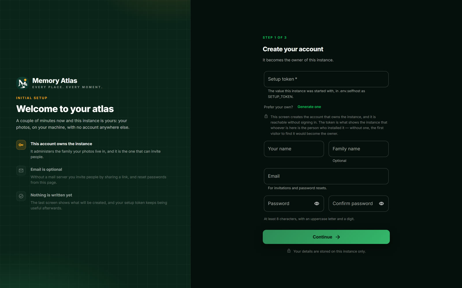 Die Einrichtungsseite einer neuen Instanz: ein Feld für das Setup-Token, darunter Name, E-Mail und Passwort.